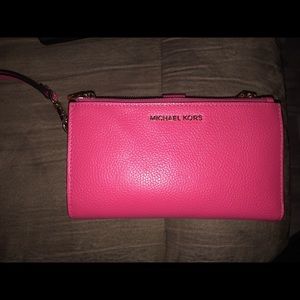 Michael kors wristlet